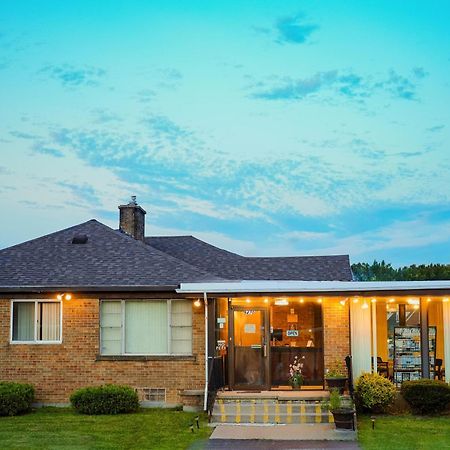 Falls View Inn ナイアガラフォールズ エクステリア 写真